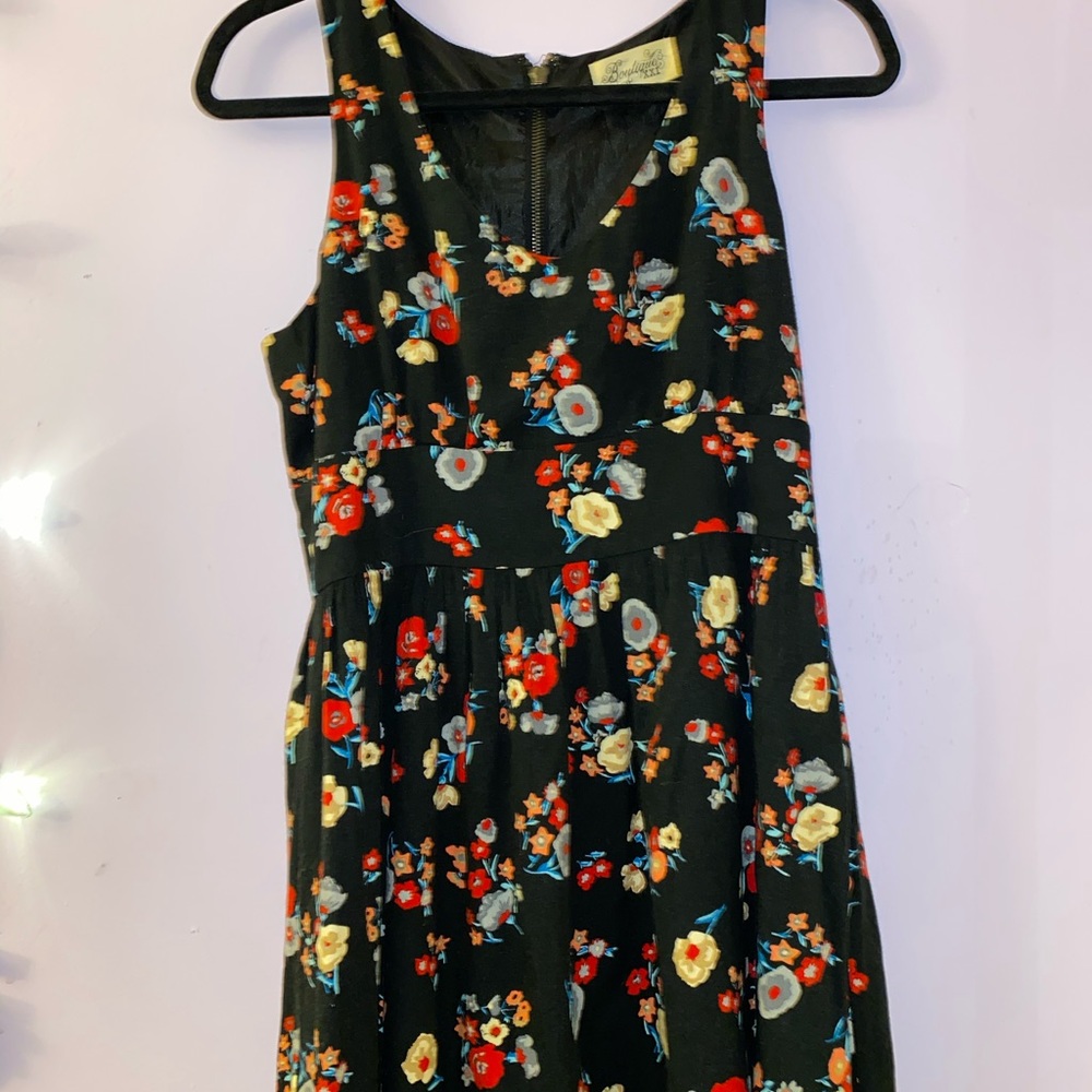 flowy floral dress 🌸